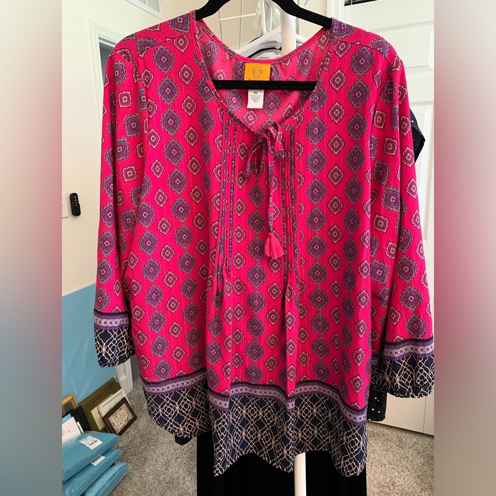 XL RUBY RD. Top, EUC